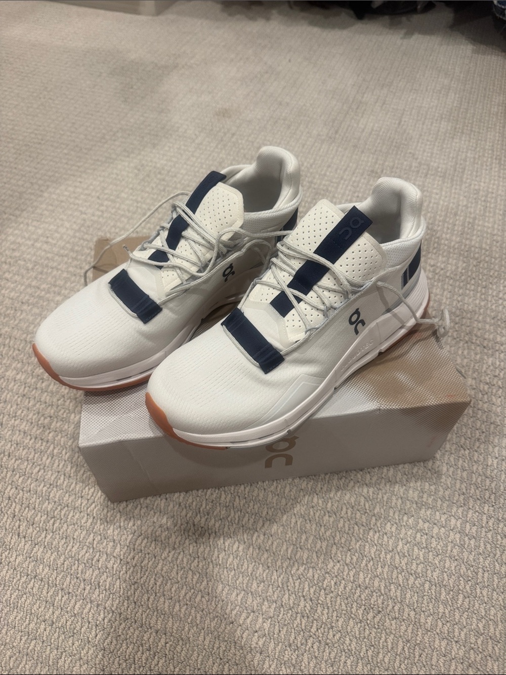On Running Men’s White Navy Cloudnova 2